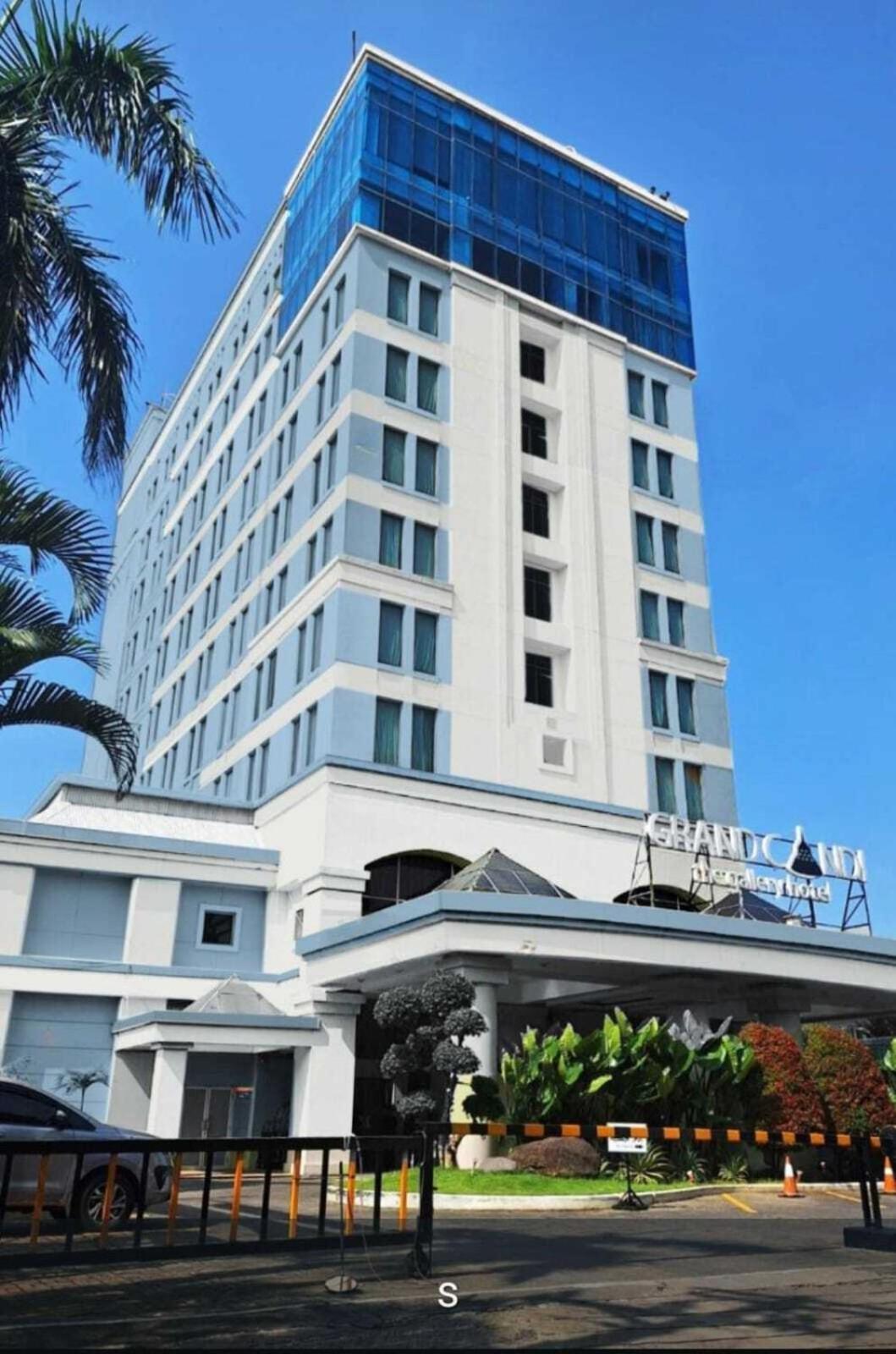 Grand Candi Hotel Semarang Exterior foto